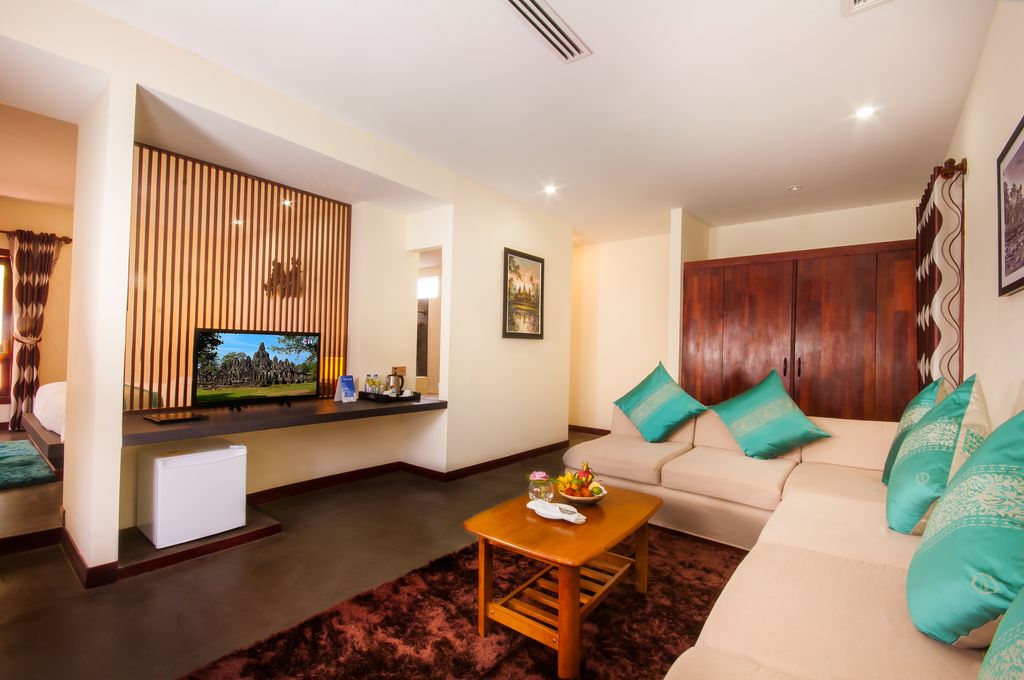 Cabana spa suite living room